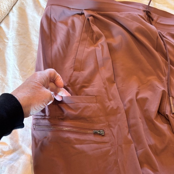 NWT Athleta Venture Pants in Hero(Mauve), size 22, Athleisure Activewear Comfy - Picture 12 of 14